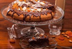 Лесна шоколадова торта с мармалад от кайсии