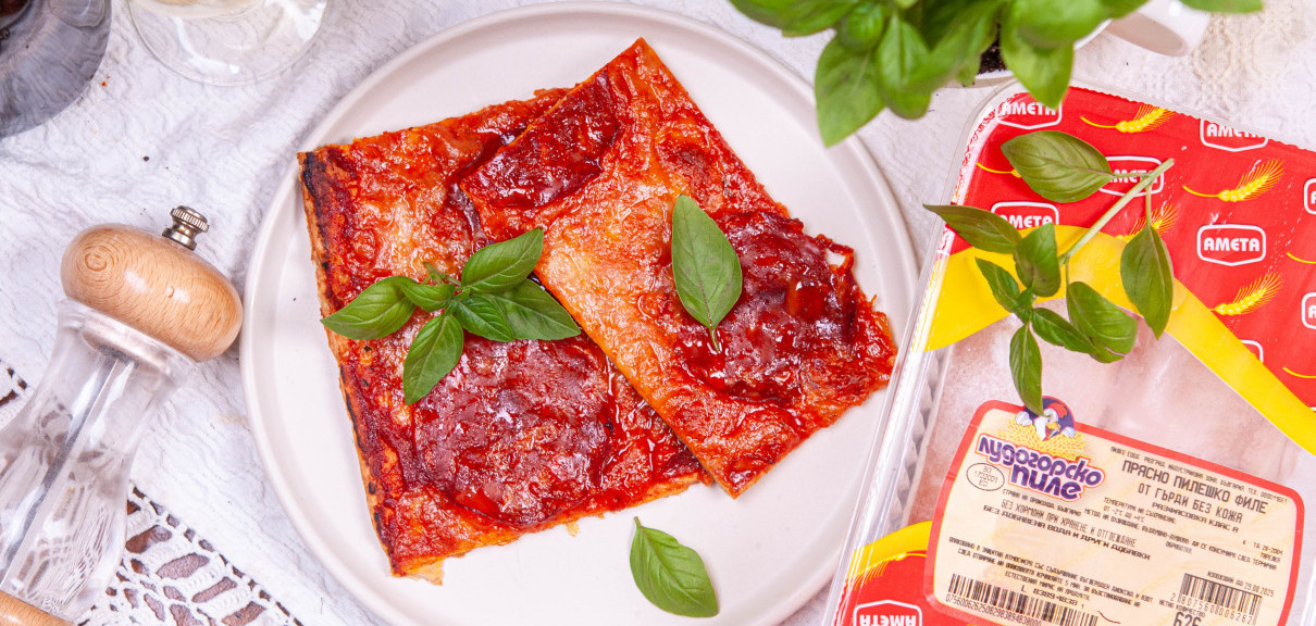 Протеинова пица с блат от пилешко месо