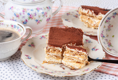 Фалшиво Тирамису с обикновени бисквити - Бисквитена торта Тирамису