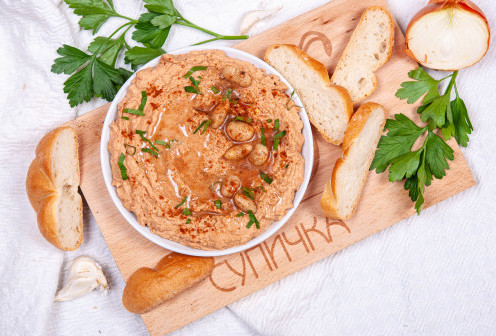 Хумус от бял боб със сушени домати