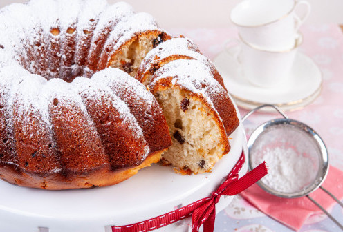 Кекс с извара и стафиди