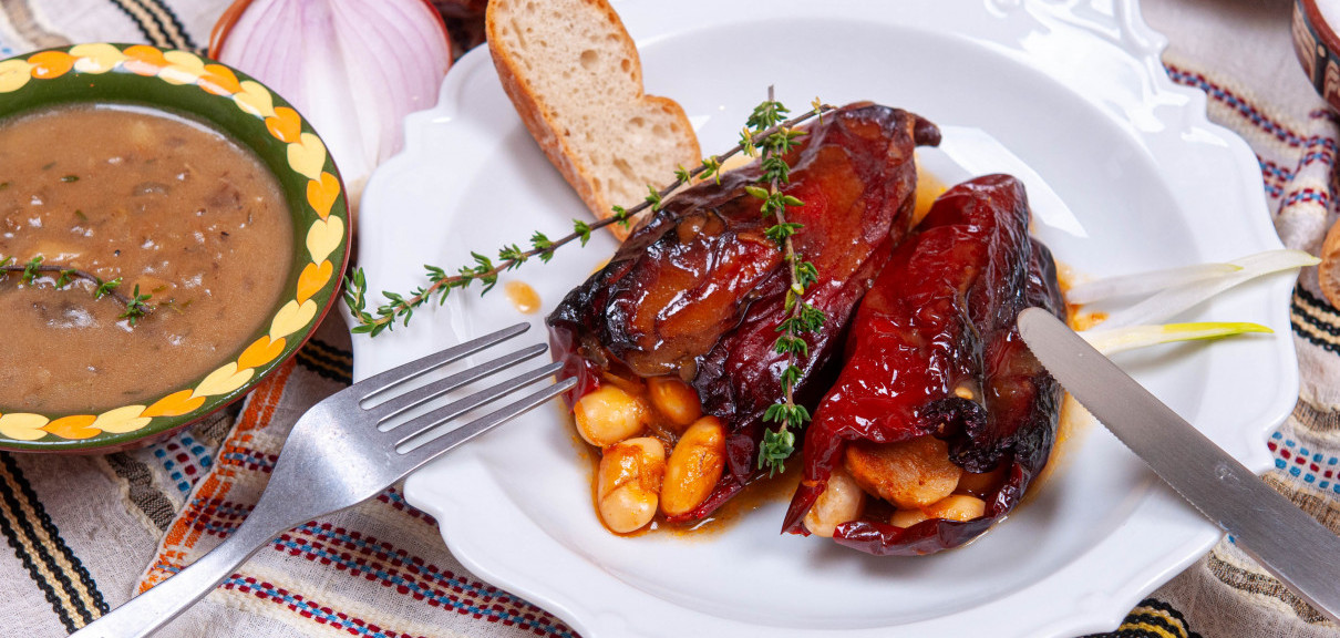 Сушени чушки с боб и манатарки